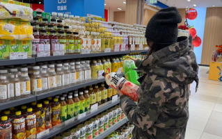 年味饮料“世代交接” 为何今年元气森林打破“老面孔”的世代壁垒？